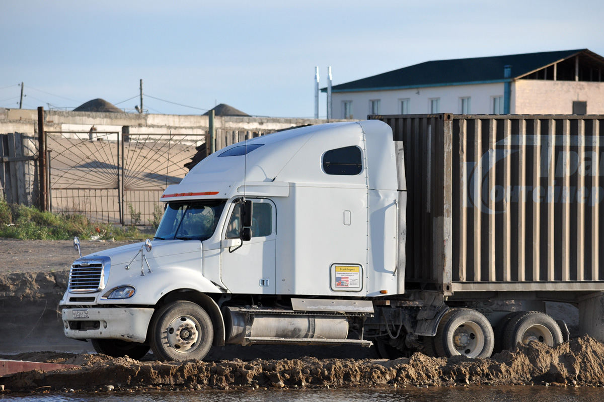 Саха (Якутия), № У 632 ЕТ 14 — Freightliner Columbia