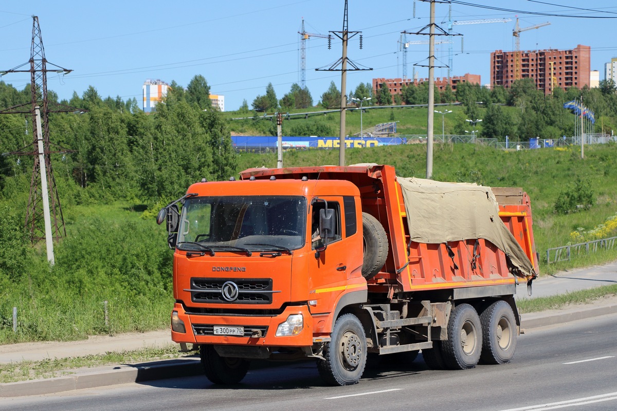 Томская область, № Е 300 РР 70 — Dongfeng KC DFL3251