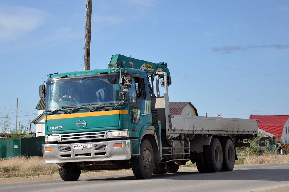 Саха (Якутия), № М 681 КА 14 — Hino Profia