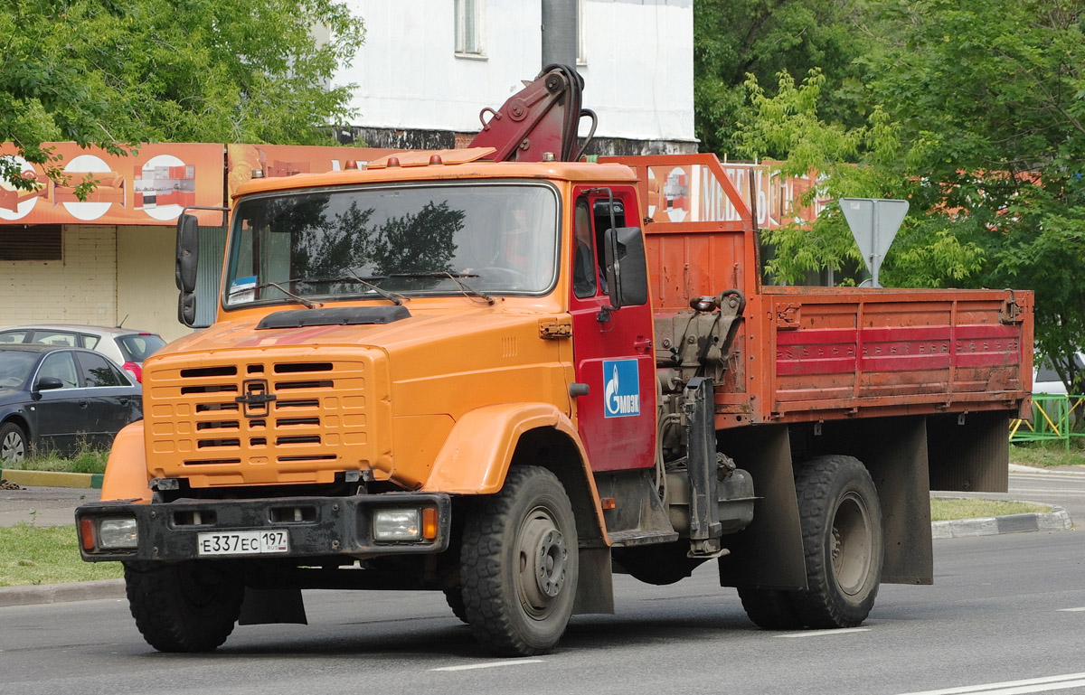 Москва, № Е 337 ЕС 197 — ЗИЛ-432932