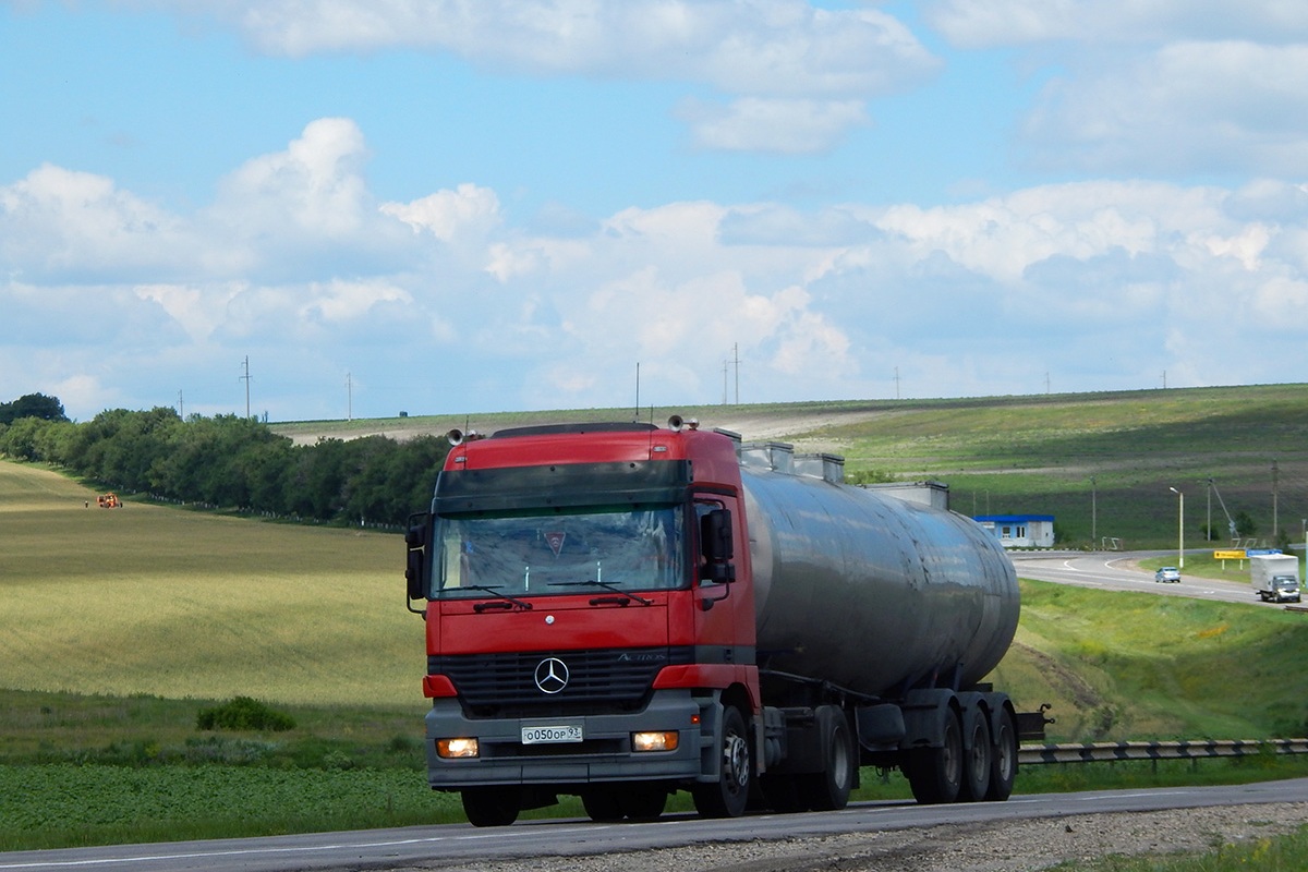 Краснодарский край, № О 050 ОР 93 — Mercedes-Benz Actros ('1997)