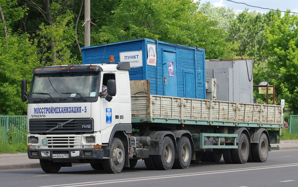 Москва, № Н 430 КВ 197 — Volvo ('1993) FH12.420