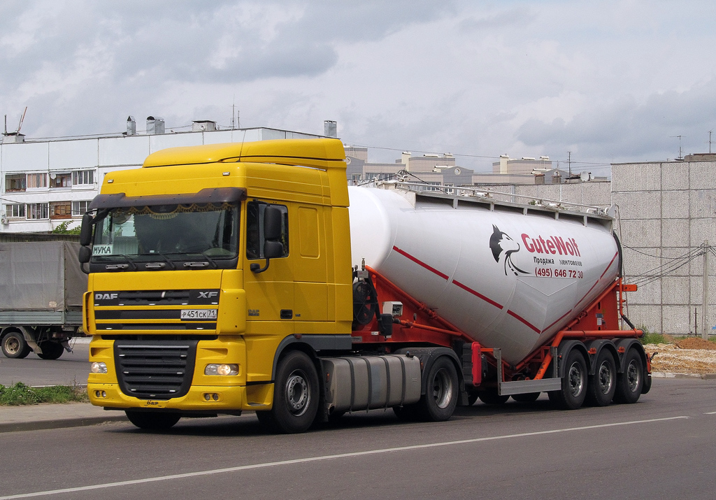 Тульская область, № Р 451 СК 71 — DAF XF105 FT