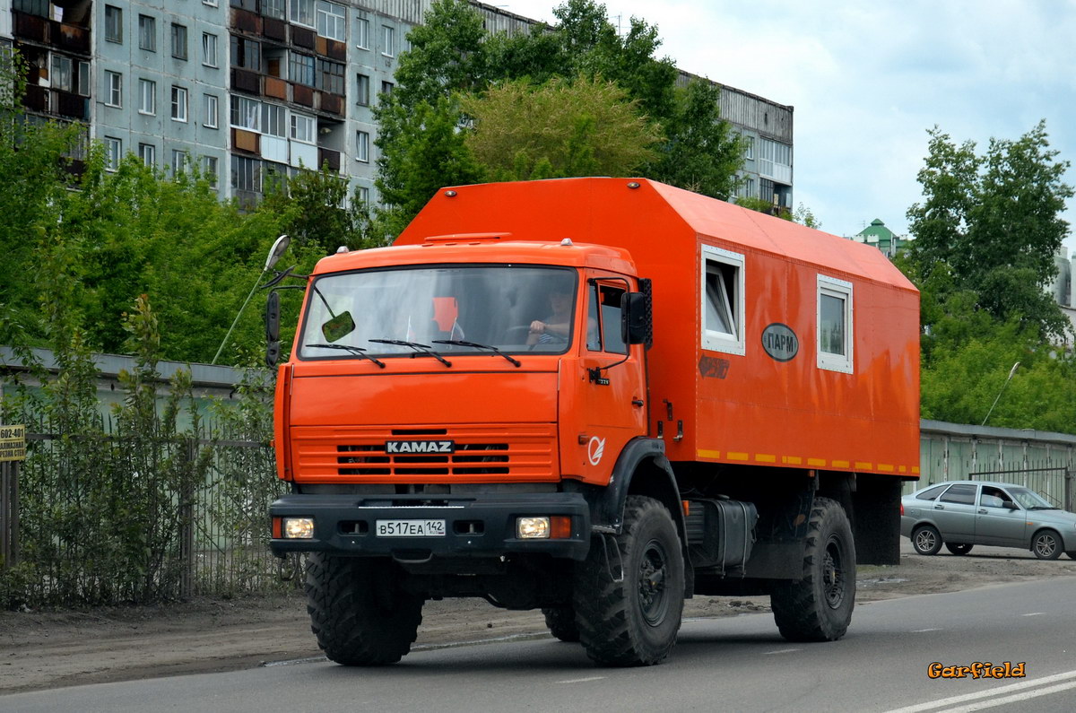 Кемеровская область, № В 517 ЕА 142 — КамАЗ-4326-15 [43260R]