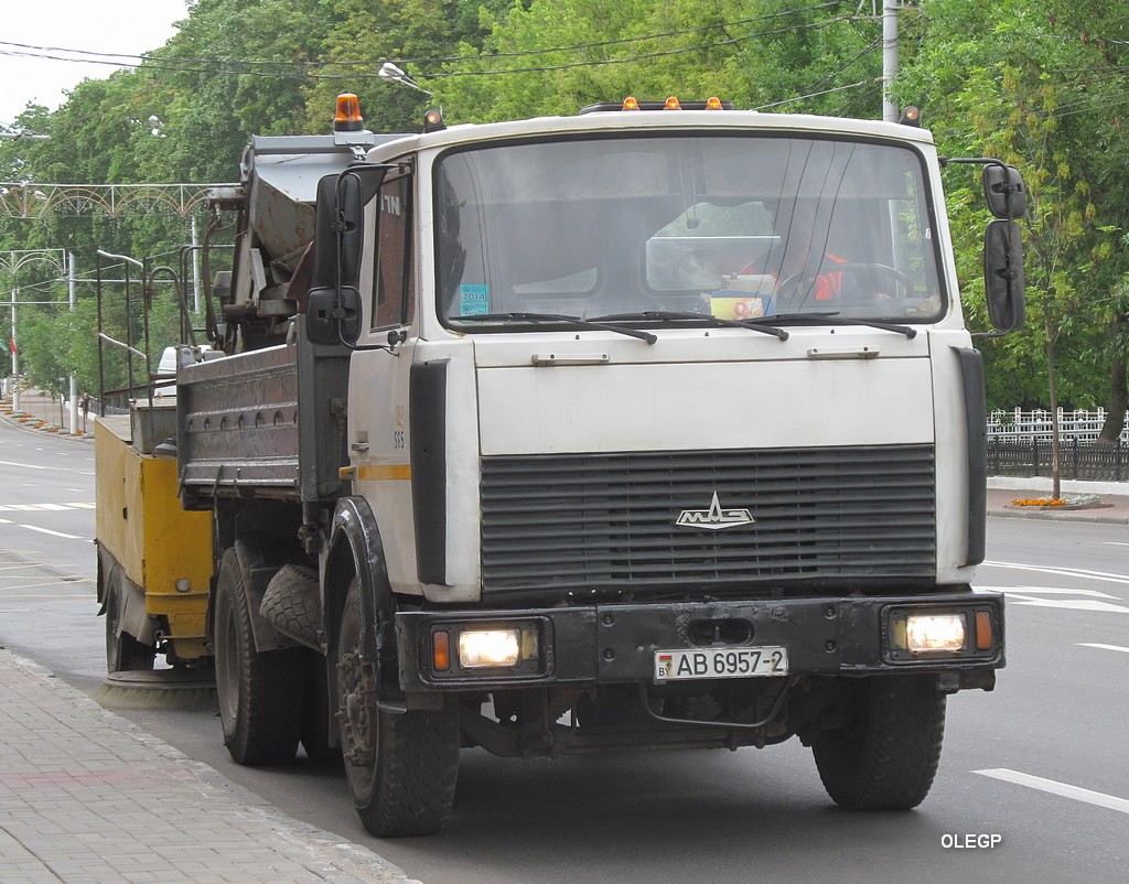 Витебская область, № АВ 6957-2 — МАЗ-5551 (общая модель)