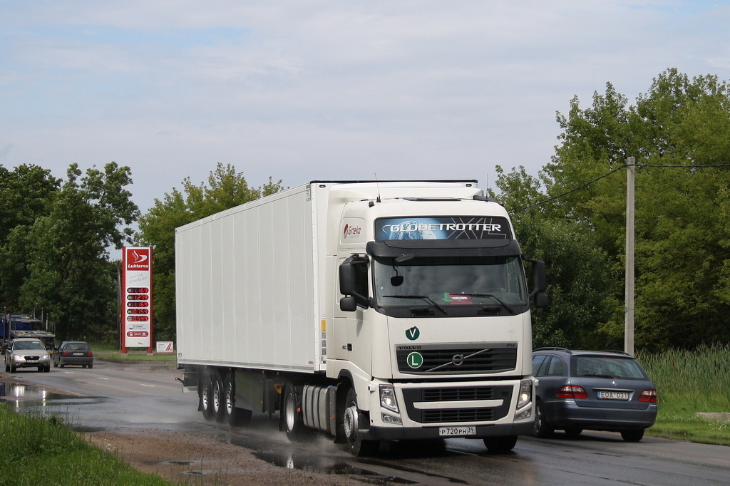 Калининградская область, № Р 720 РН 39 — Volvo ('2008) FH.460