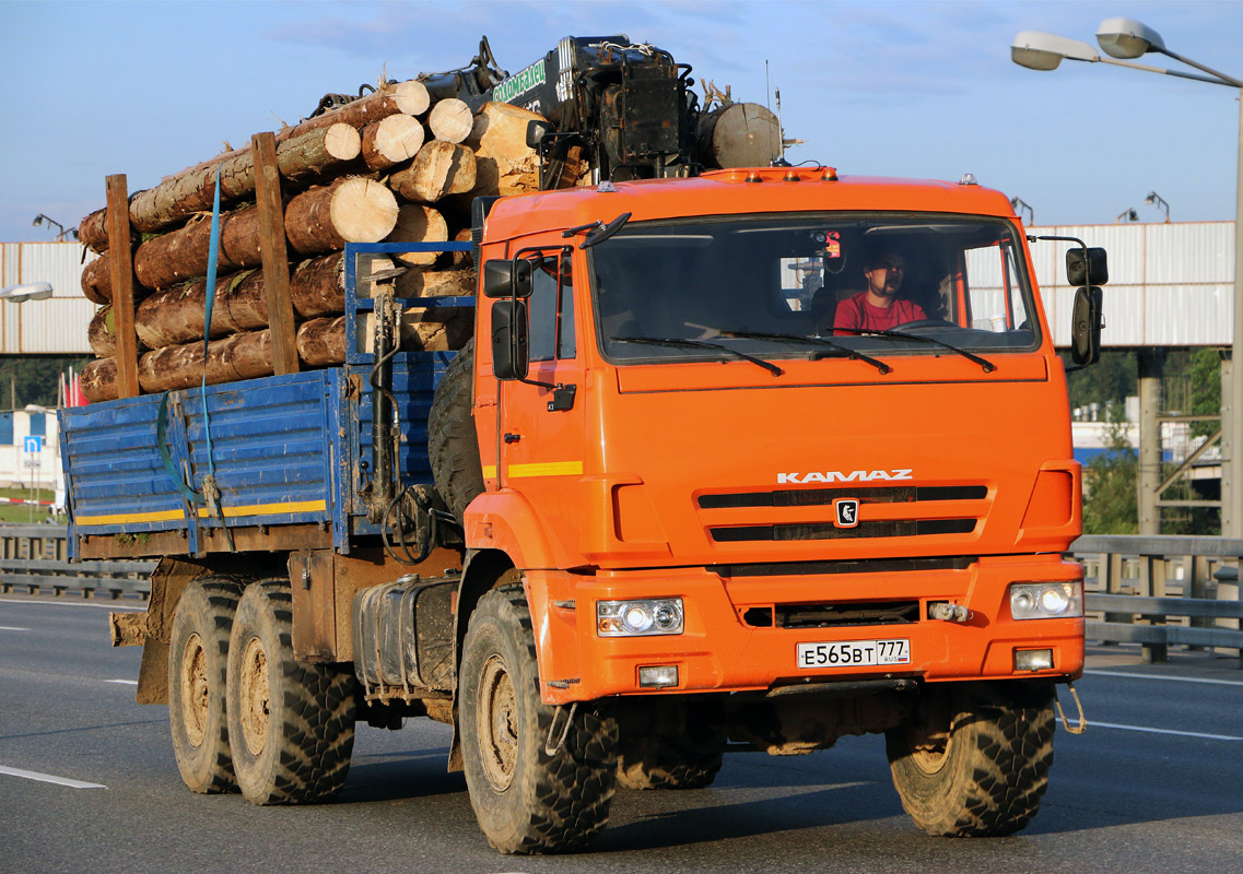 Москва, № Е 565 ВТ 777 — КамАЗ-43118 (общая модель)