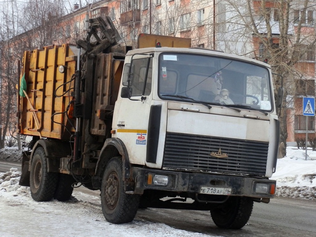 Свердловская область, № Е 718 АР 96 — МАЗ-533702