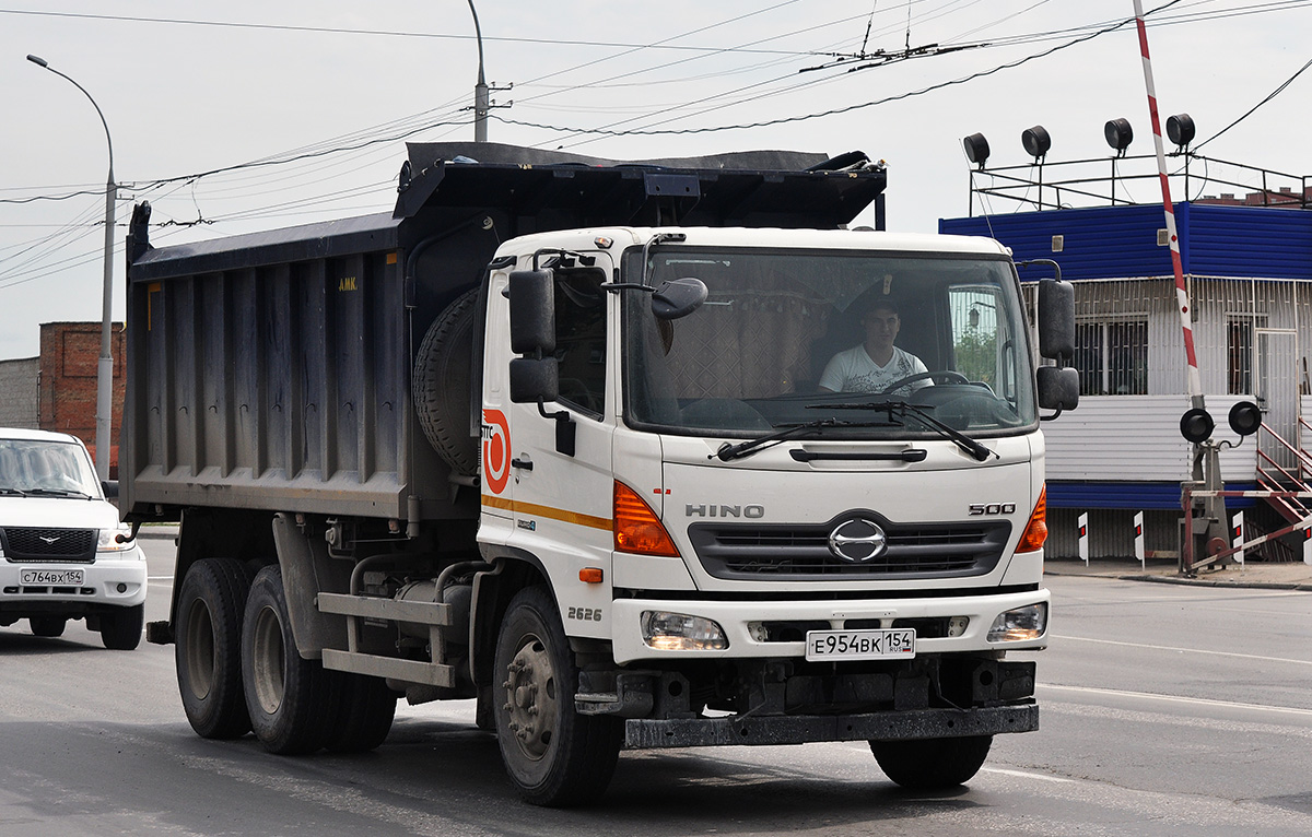 Новосибирская область, № Е 954 ВК 154 — Hino 500