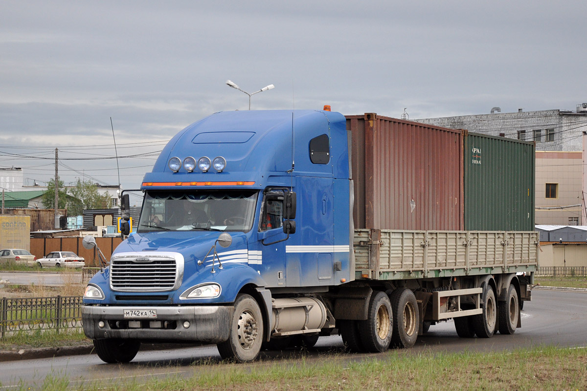 Саха (Якутия), № М 742 КА 14 — Freightliner Columbia