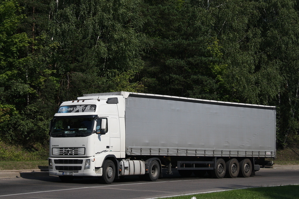 Латвия, № JS-952 — Volvo ('2002) FH12.440