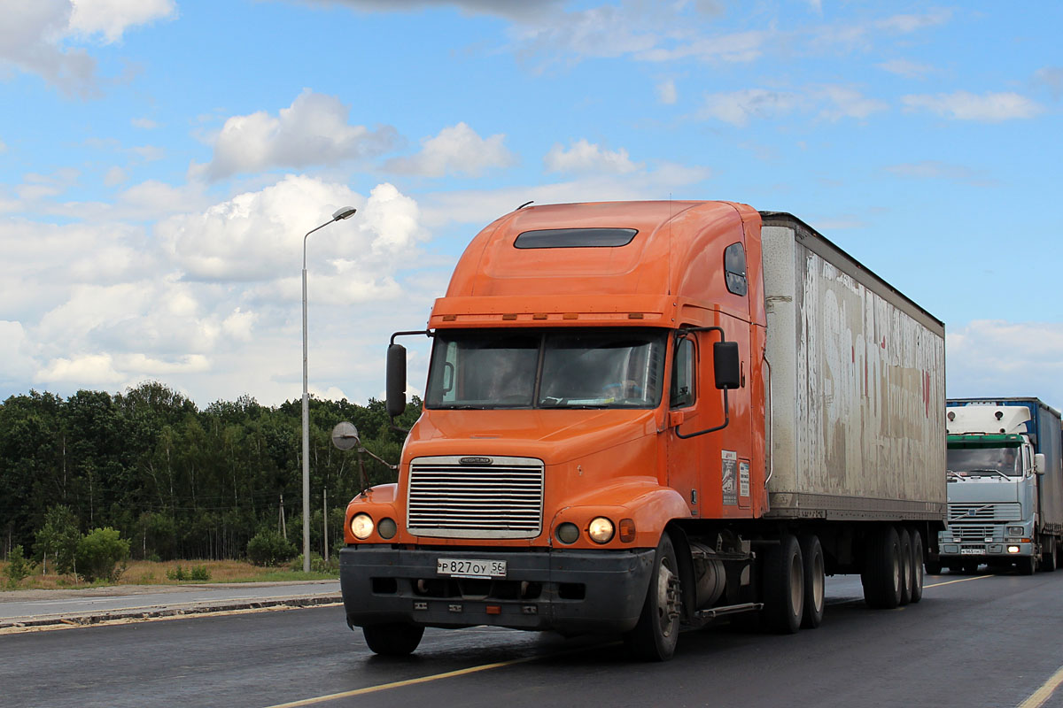 Оренбургская область, № Р 827 ОУ 56 — Freightliner Century Class