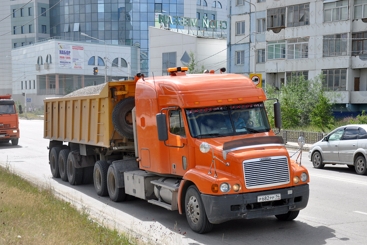 Саха (Якутия), № Р 682 РР 14 — Freightliner Century Class