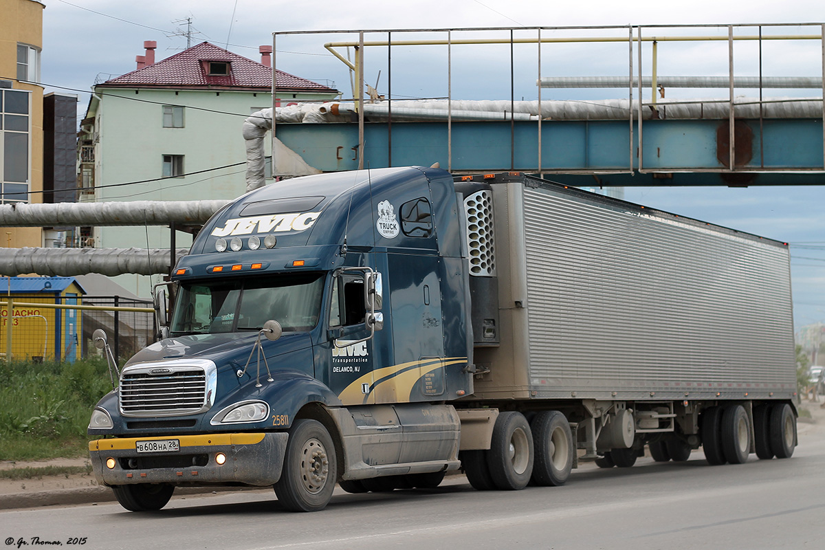 Амурская область, № В 608 НА 28 — Freightliner Columbia