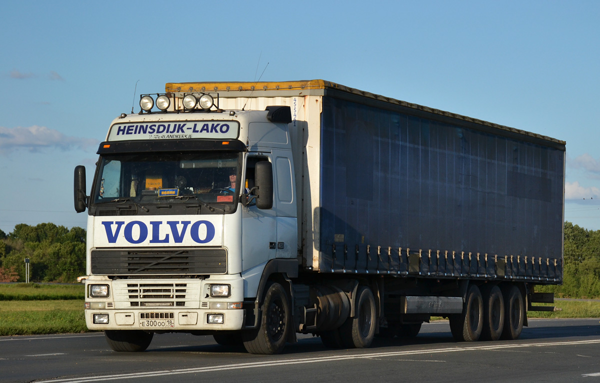 Удмуртия, № Е 300 ОО 18 — Volvo ('1993) FH12.420