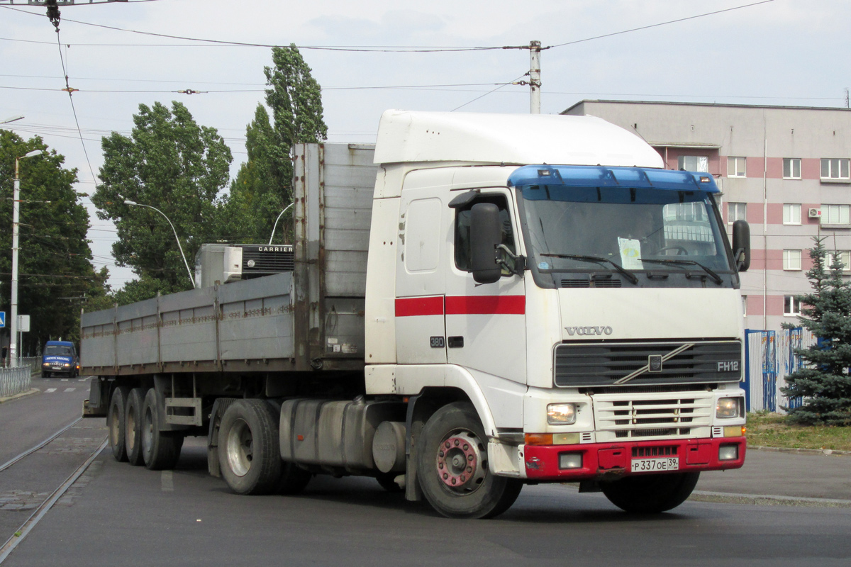 Калининградская область, № Р 337 ОЕ 39 — Volvo ('1993) FH12.380