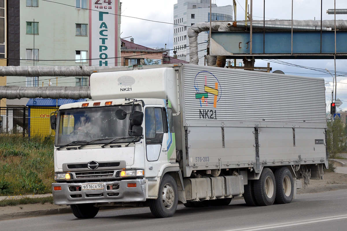 Приморский край, № В 516 СА 125 — Hino Profia