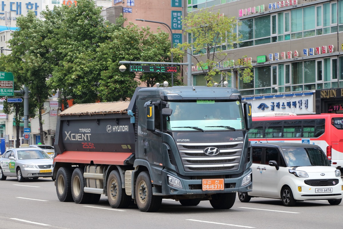 Южная Корея, № 인천 06 사 6371 — Hyundai Xcient