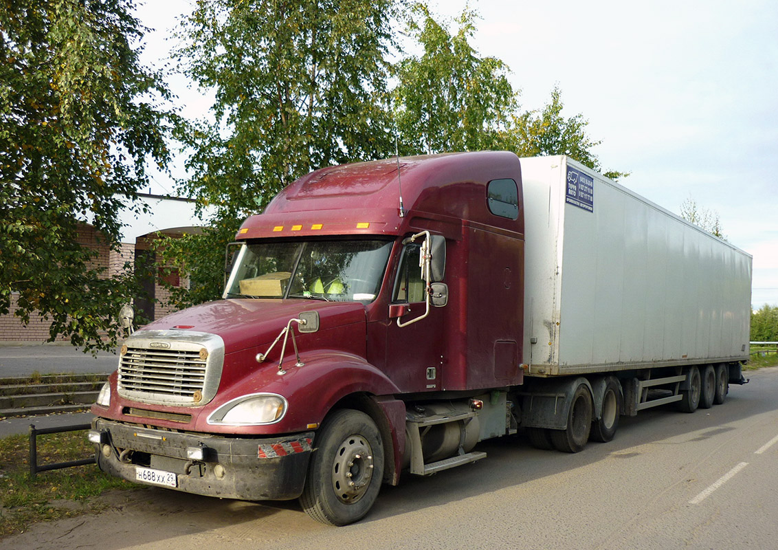 Архангельская область, № Н 688 ХХ 29 — Freightliner Columbia