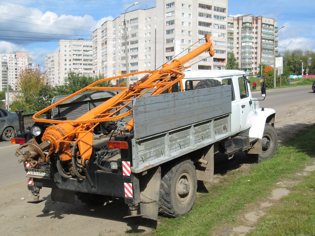 Кировская область, № С 011 НТ 43 — ГАЗ-33081 «Садко»