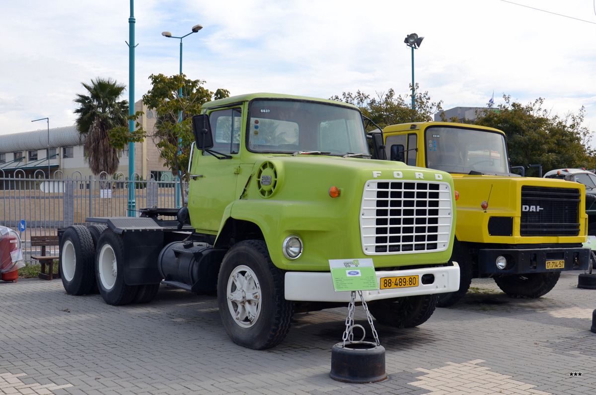 Израиль, № 6837 — Ford L (общая модель); Израиль, № 6836 — DAF N-series