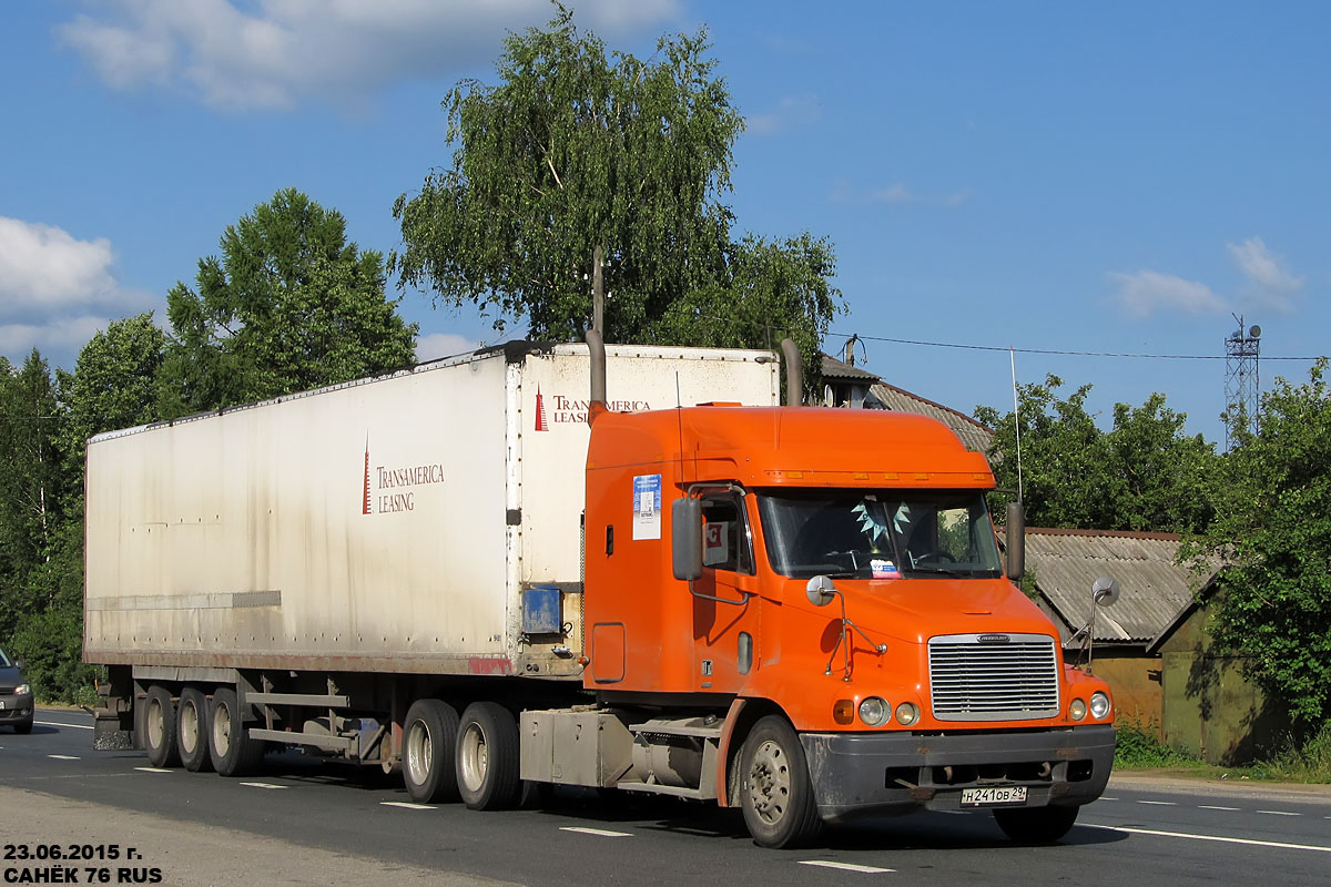 Архангельская область, № Н 241 ОВ 29 — Freightliner Century Class