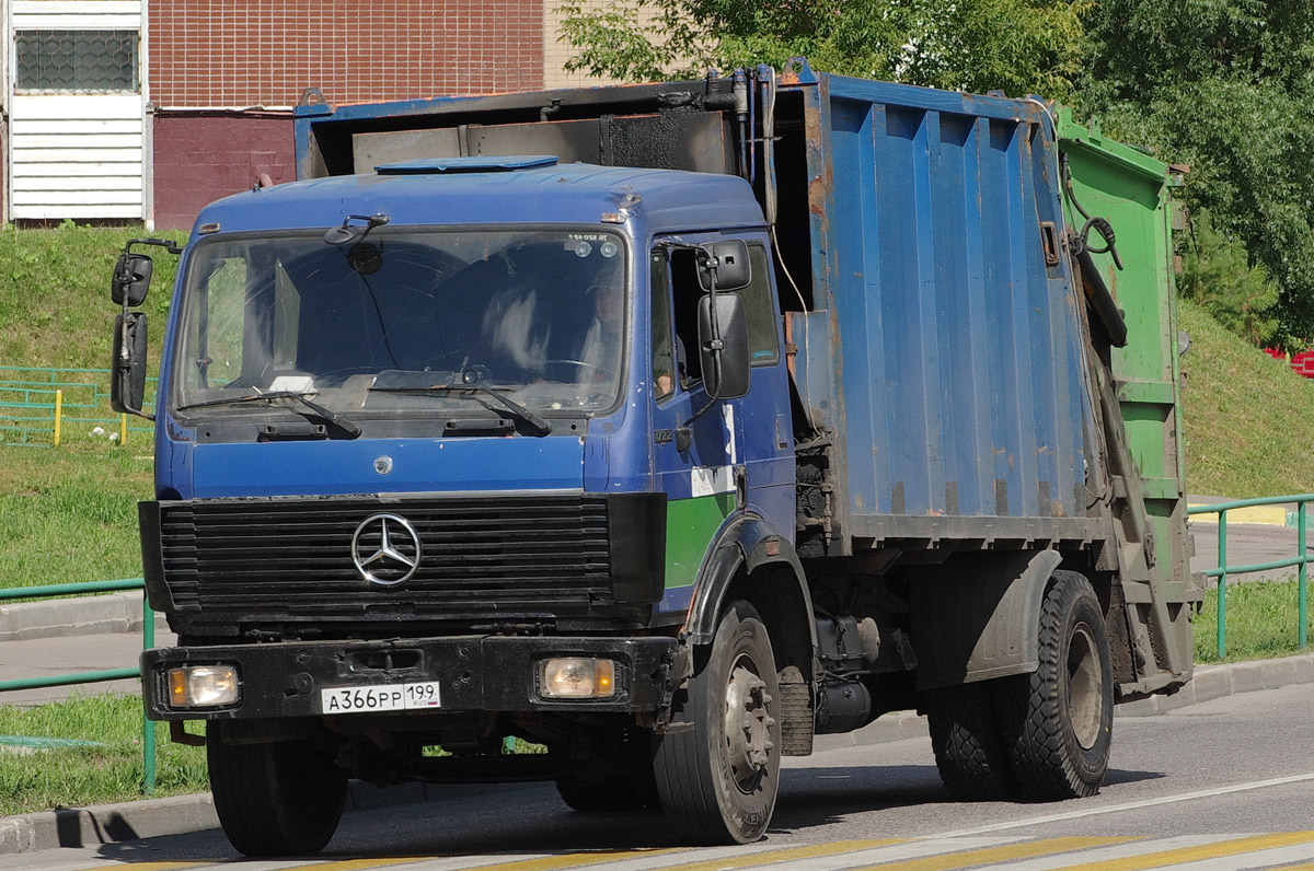 Москва, № А 366 РР 199 — Mercedes-Benz SK 1722