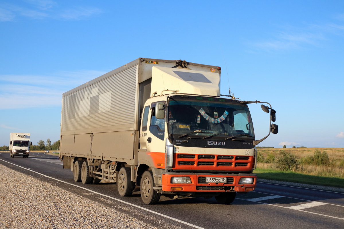 Новосибирская область, № В 659 ХС 154 — Isuzu Giga (общая модель)