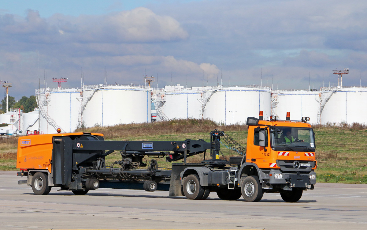 Московская область, № 11652 — Mercedes-Benz Actros ('2009) 2041