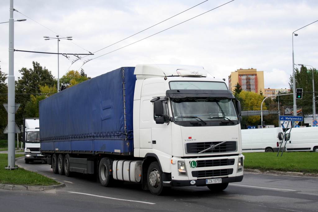 Польша, № LZA 10759 — Volvo ('2002) FH12.460