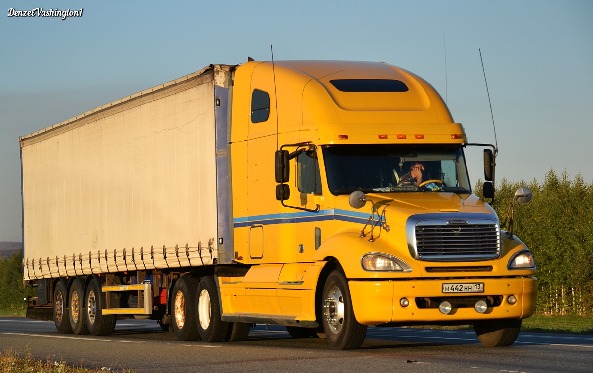 Мордовия, № Н 442 НН 13 — Freightliner Columbia