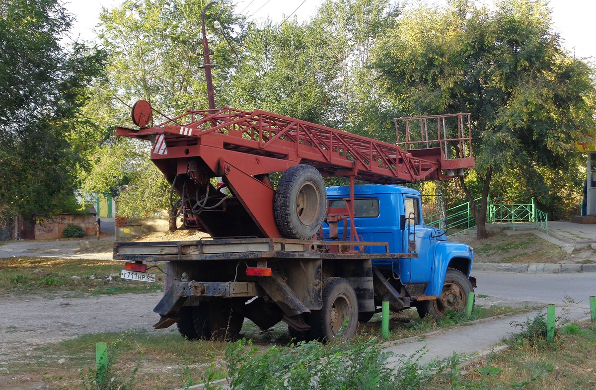 Саратовская область, № Т 711 НР 64 — ЗИЛ-431412