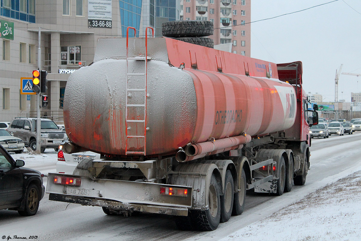 Саха (Якутия), № М 609 ЕР 14 — Scania ('1996) P380; Саха (Якутия), № АВ 7687 14 — Алексеевкахиммаш (общая модель)