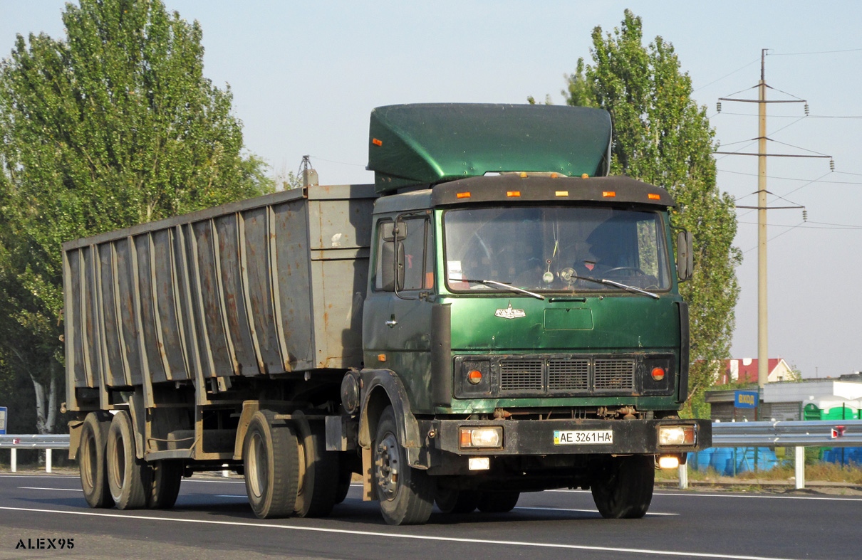 Днепропетровская область, № АЕ 3261 НА — МАЗ-54323