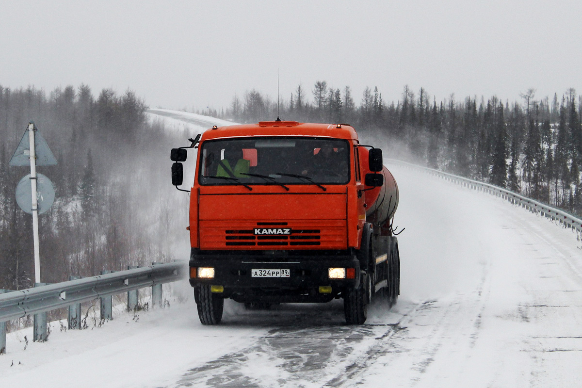 Ямало-Ненецкий автоном.округ, № А 324 РР 89 — КамАЗ-65115 (общая модель)