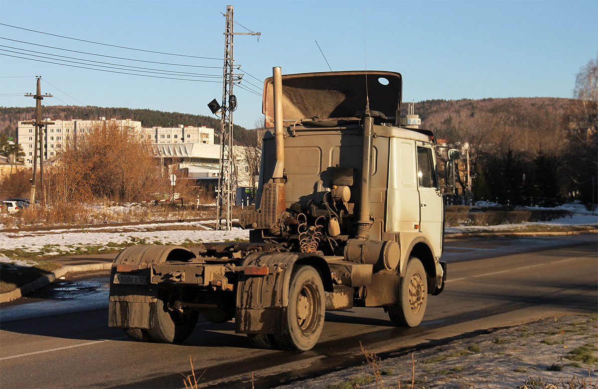 Красноярский край, № О 100 ЕТ 124 — МАЗ-54322