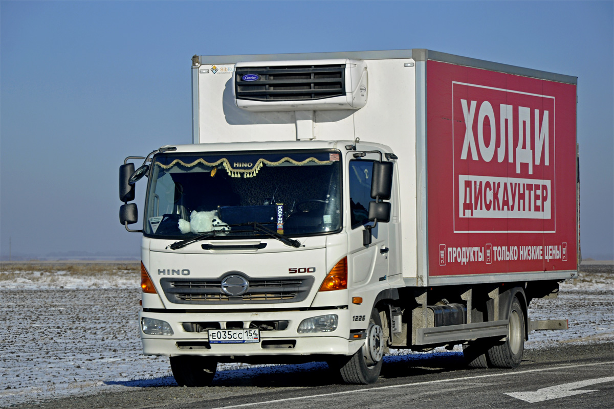 Новосибирская область, № Е 035 СС 154 — Hino 500