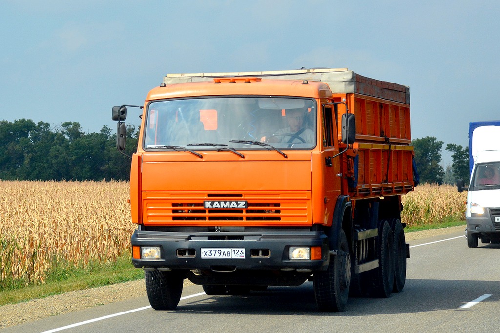 Краснодарский край, № Х 379 АВ 123 — КамАЗ-65115-15 [65115R]