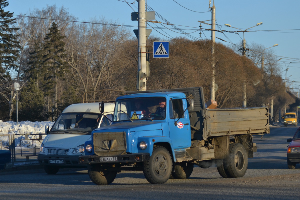 Омская область, № Е 834 АА 55 — ГАЗ-33072