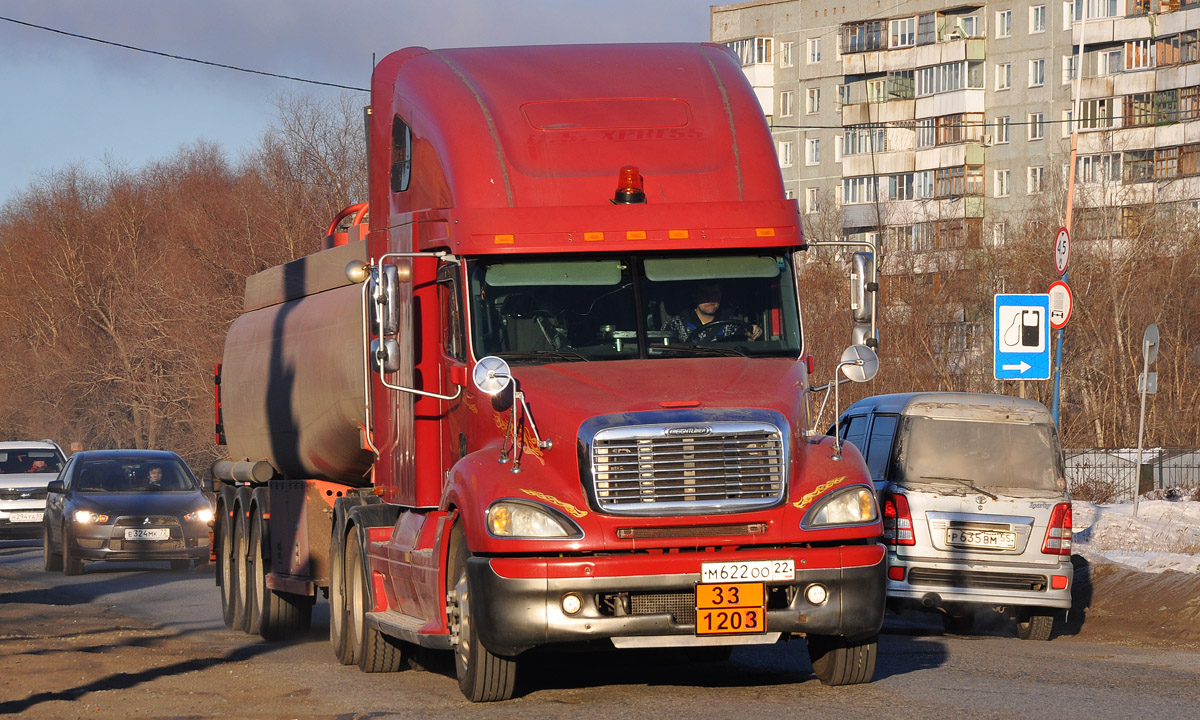 Алтайский край, № М 622 ОО 22 — Freightliner Columbia