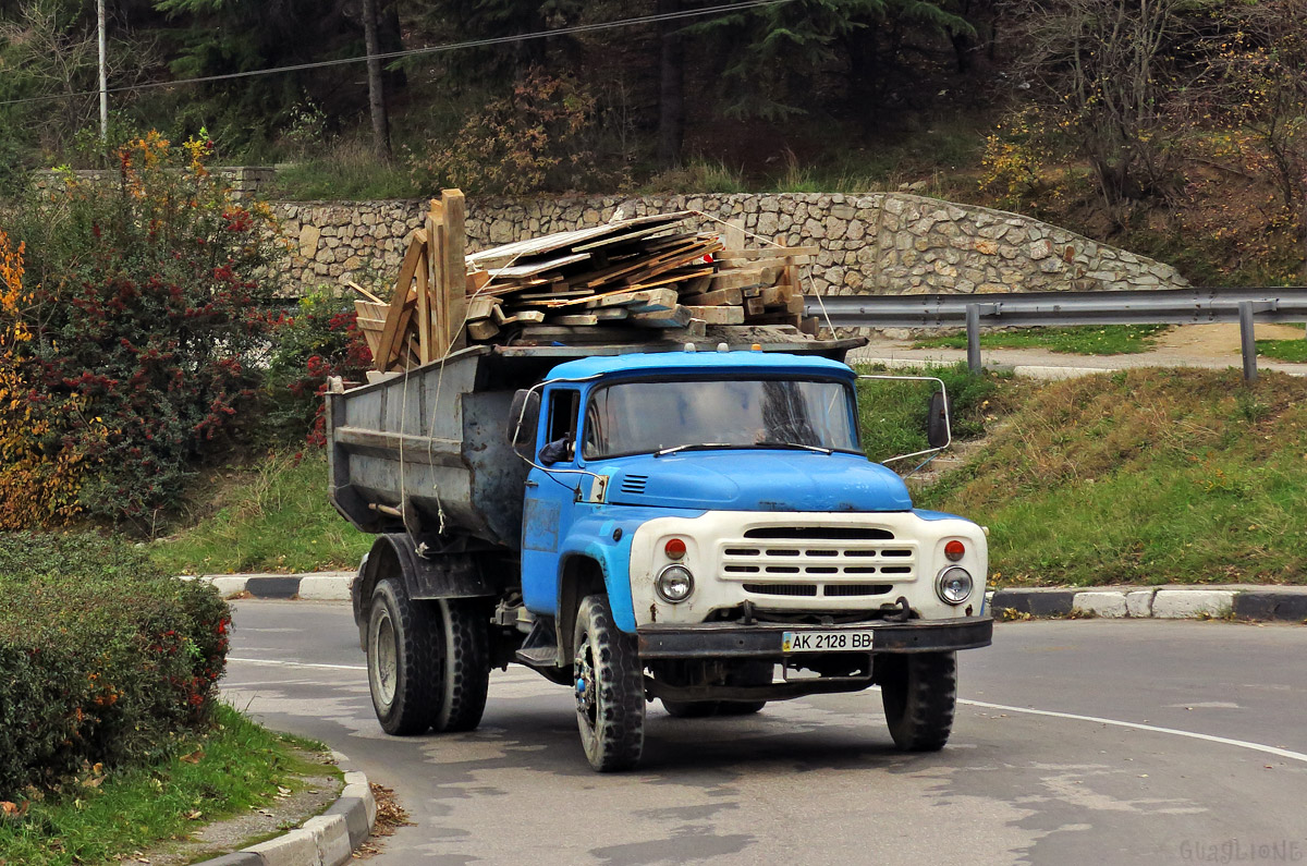 Крым, № АК 2128 ВВ — ЗИЛ-495710