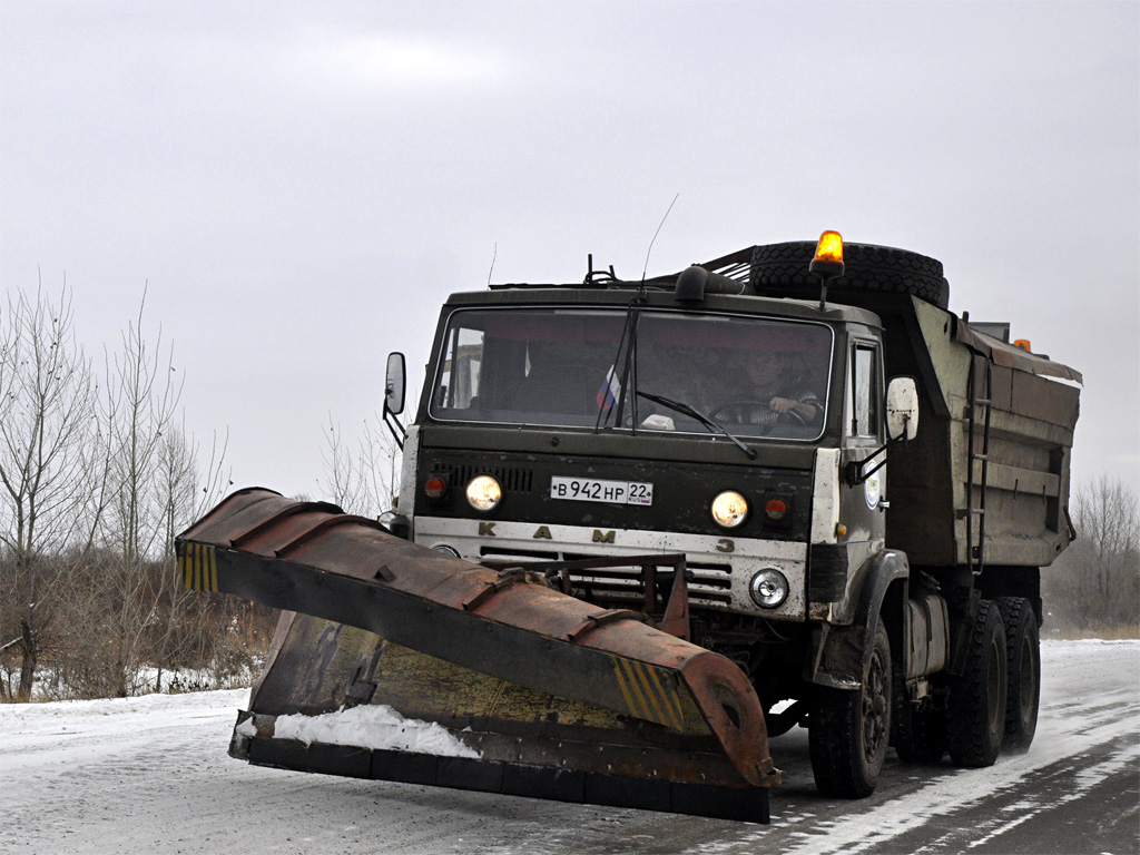 Алтайский край, № В 942 НР 22 — КамАЗ-55111 [551110]