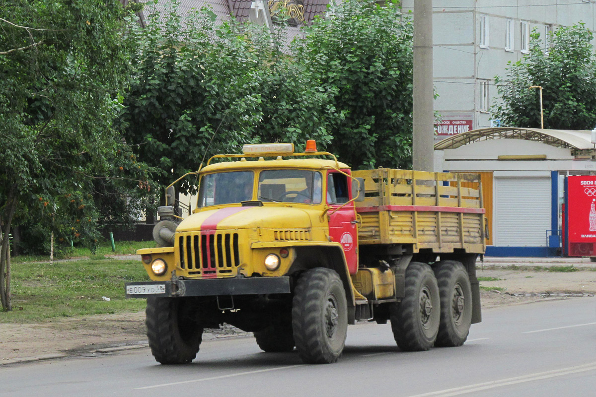 Пензенская область, № Е 009 УО 58 — Урал-4320-10