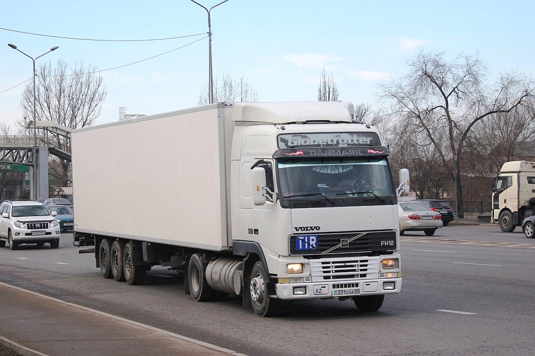 Алматинская область, № 331 OSA 05 — Volvo ('1993) FH12.420