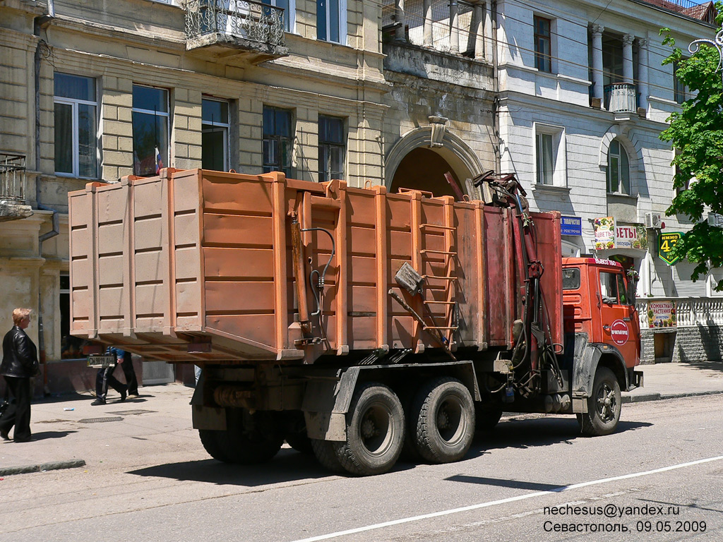 Севастополь, № СН 9819 АН — КамАЗ-53213