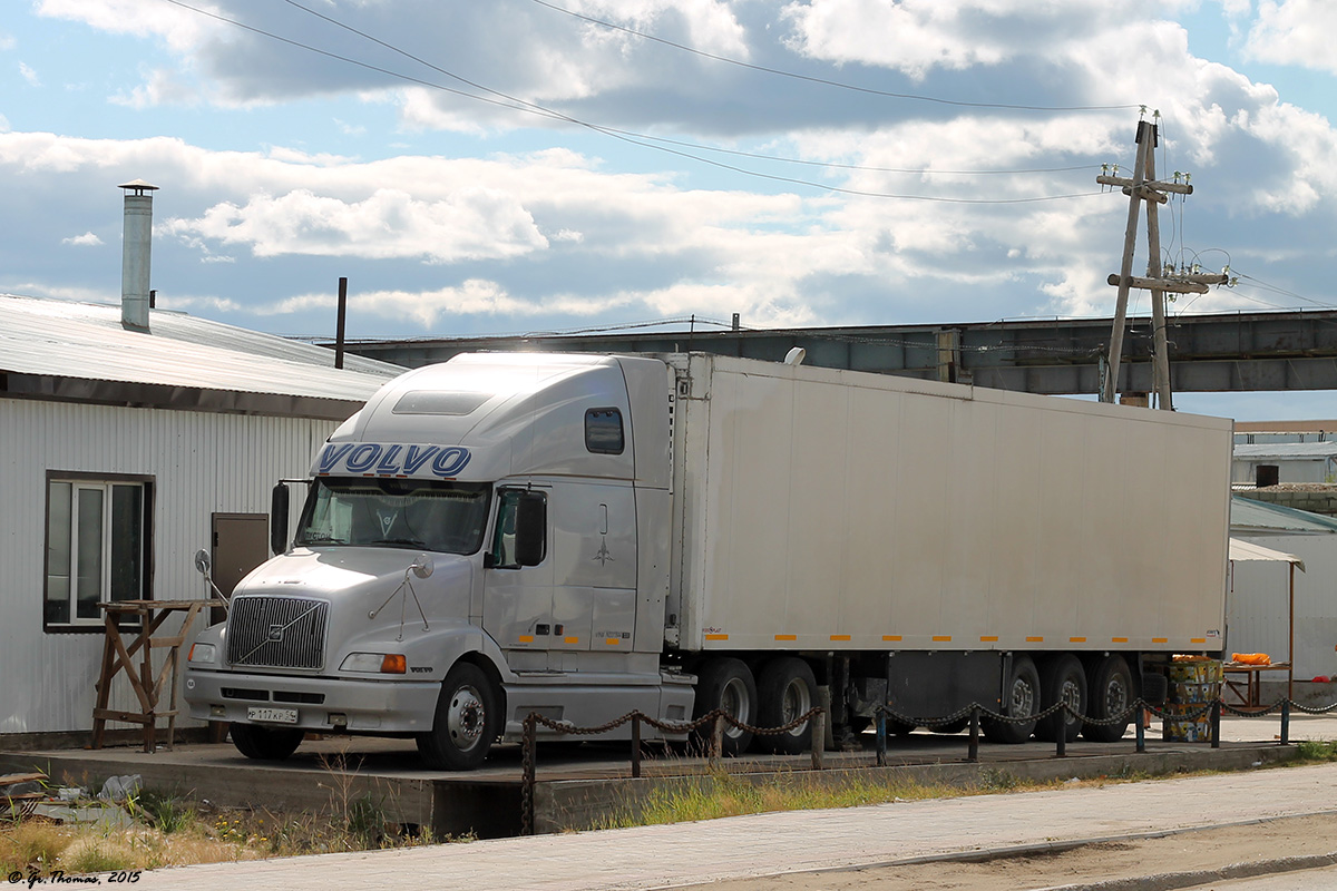 Новосибирская область, № Р 117 КР 54 — Volvo VNL660