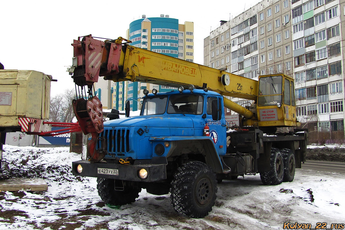 Алтайский край, № Е 423 УХ 22 — Урал-4320-40