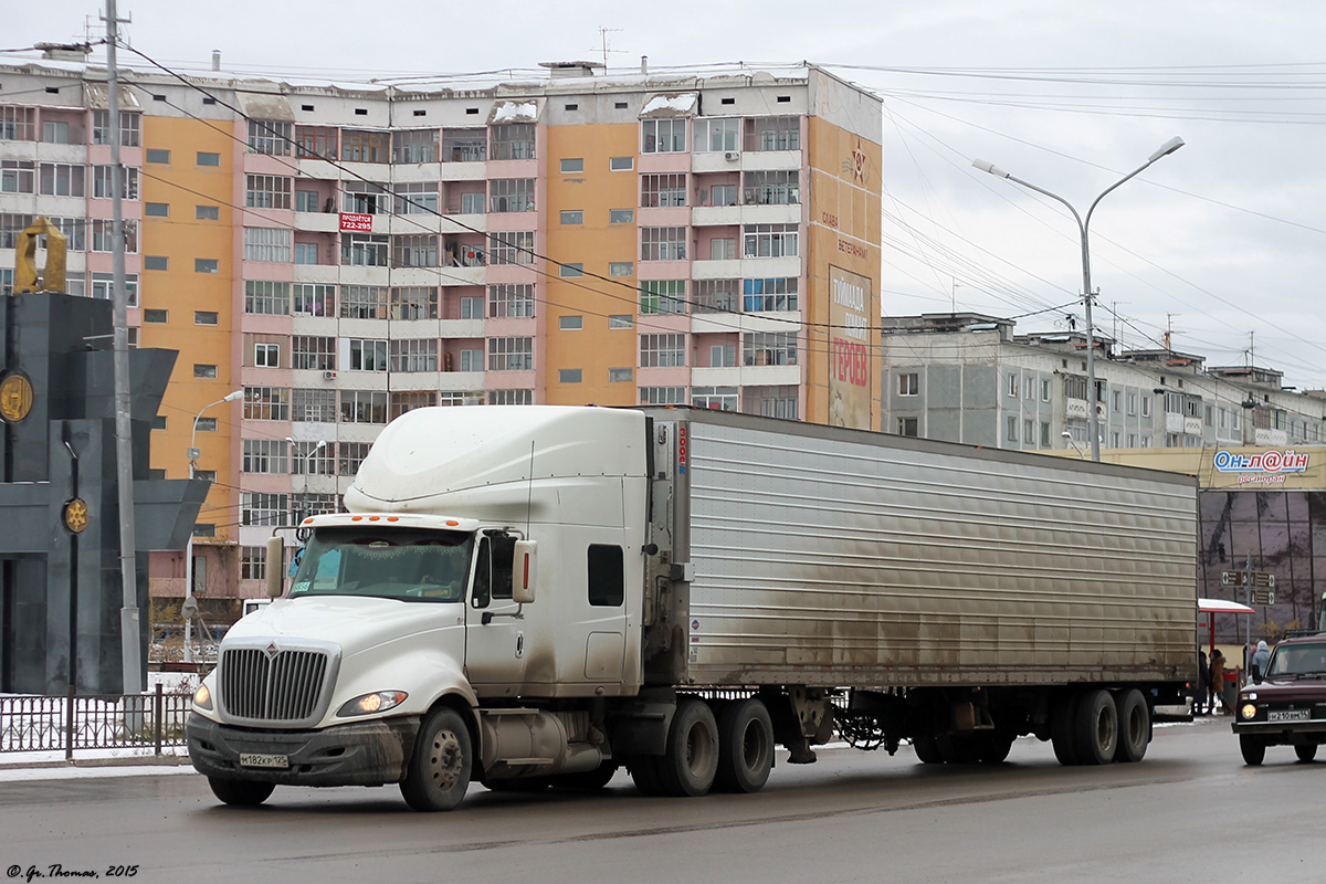 Приморский край, № М 182 КР 125 — International Prostar