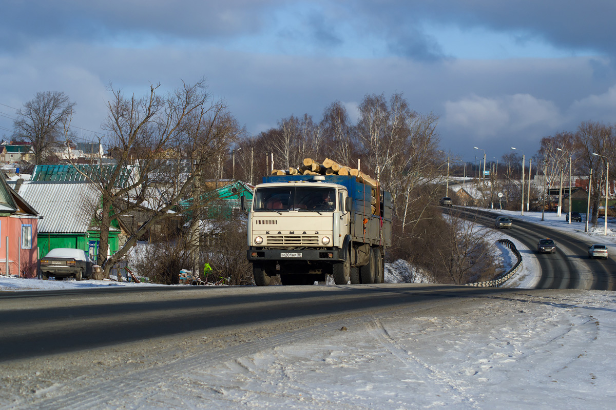 Пензенская область, № М 201 НР 58 — КамАЗ-53212