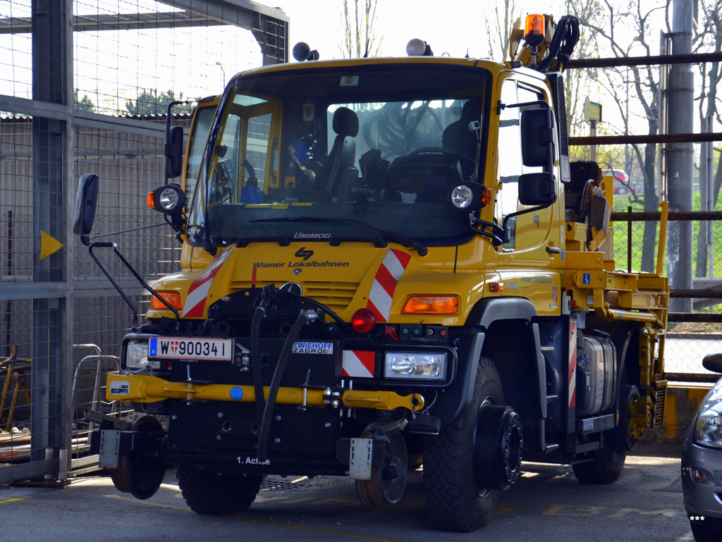 Австрия, № W 90034 I — Mercedes-Benz Unimog U400